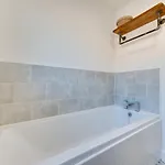 3 Bed In Oc-w1001 * Whitby